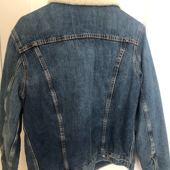 Levi’s Original Sherpa Jacket - New Condition - Picture 5 of 6